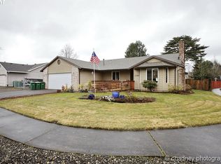 2740 SW Hope Cir, Troutdale, OR 97060