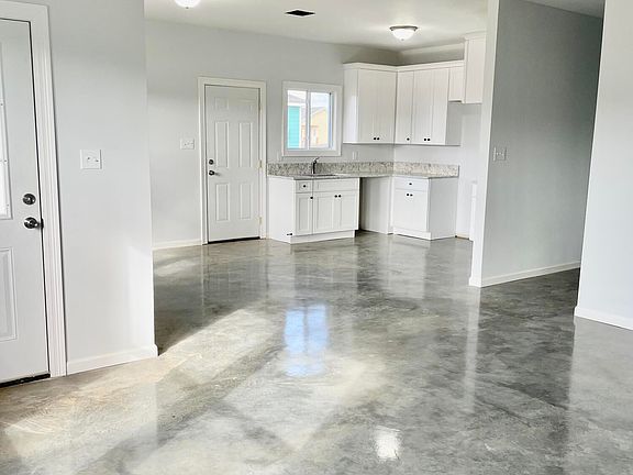 4th image of 150 Village Dr