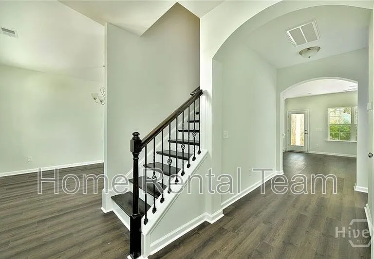 293 McCrady Dr — Photo 5