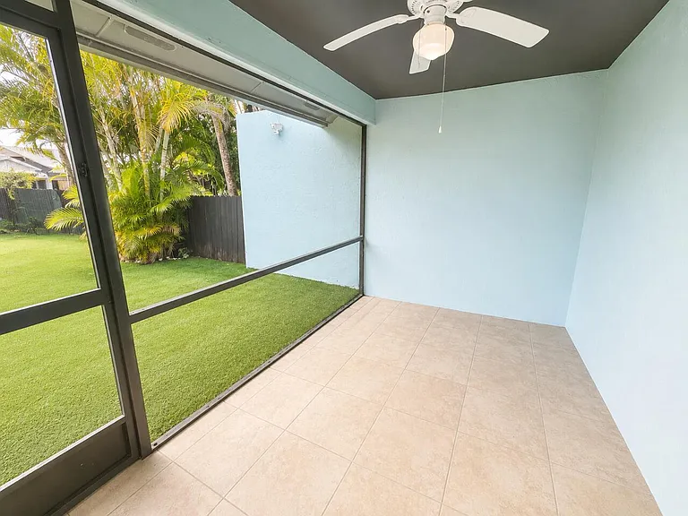 2132 Pelican Ter — Photo 10