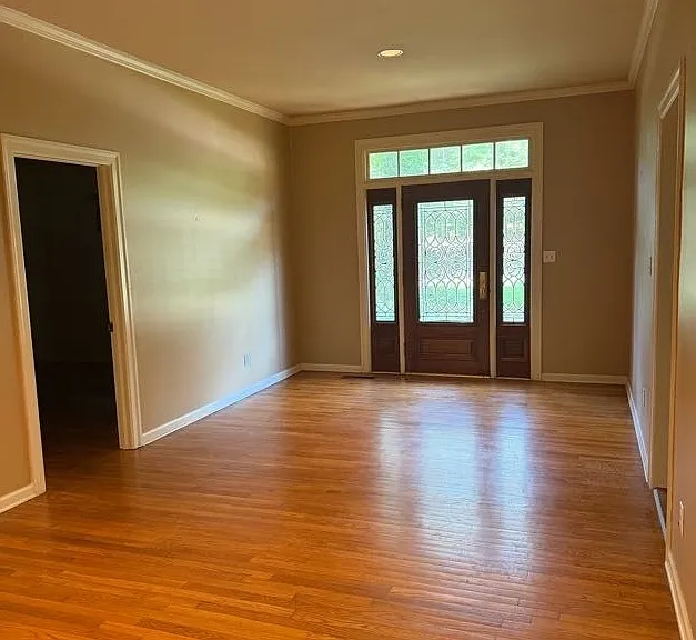 443 Windover Cir — Photo 2
