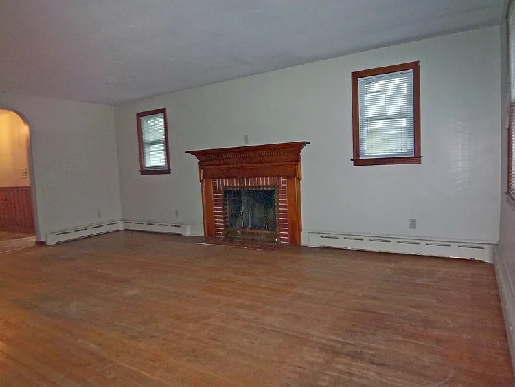 3 bed, 1088 sqft, $2,300 — Photo 2