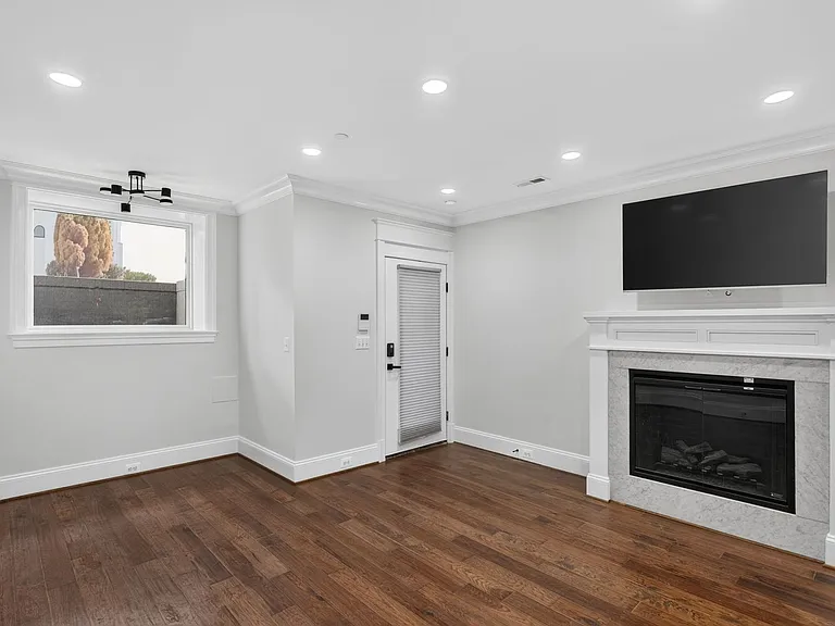 1717 Euclid St NW #1 — Photo 12