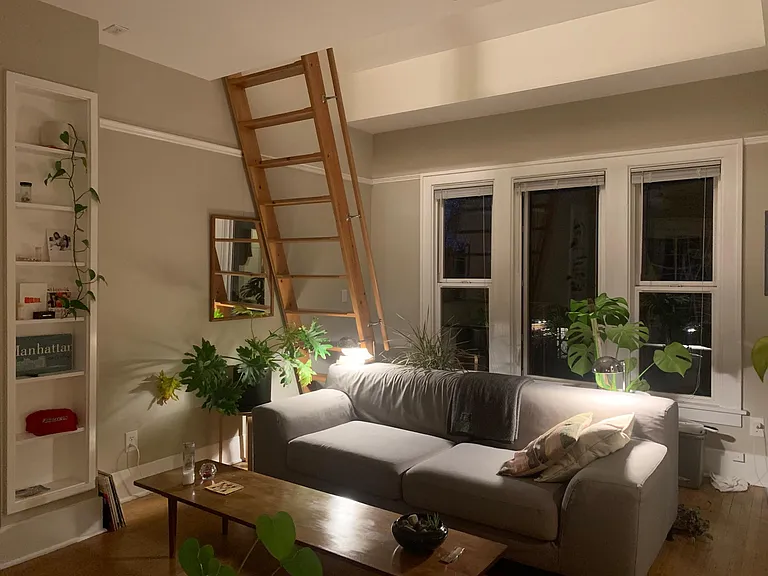 527 Malden Ave E #7 — Photo 5