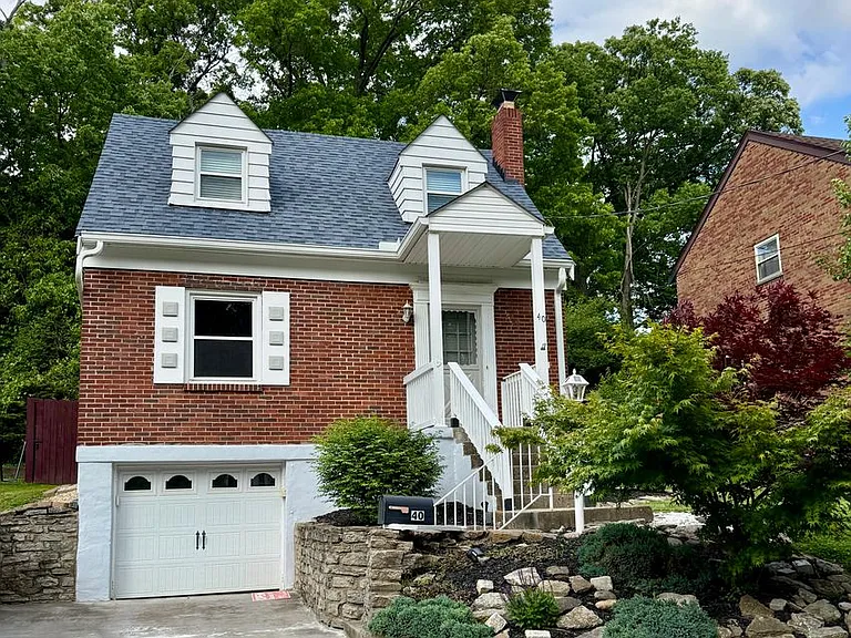 40 Edwards Ct — Photo 1