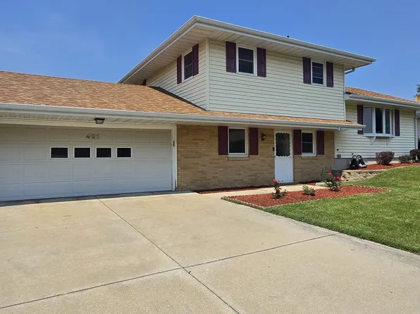 421 W 1st St, Stillman Valley, IL 61084