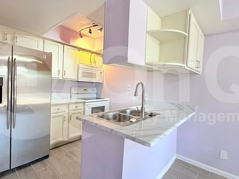 1442 N 53rd Dr — Photo 6