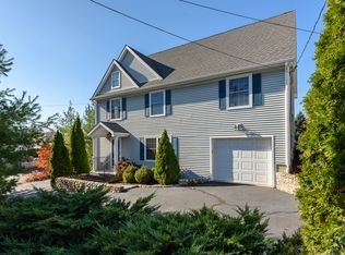 6 Columbus Pl #A, Stamford, CT 06907