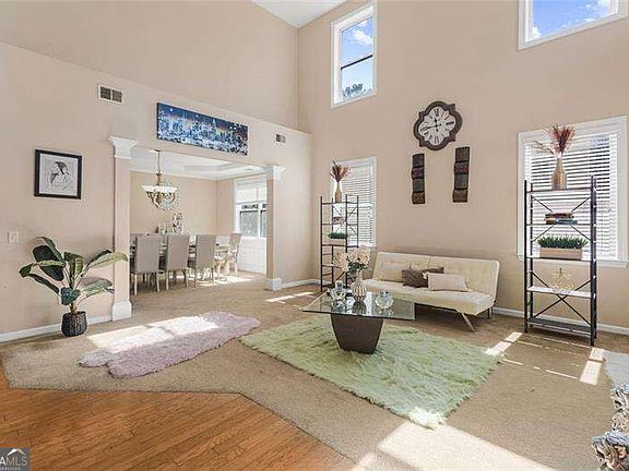 3rd image of 1925 Avondale Ct