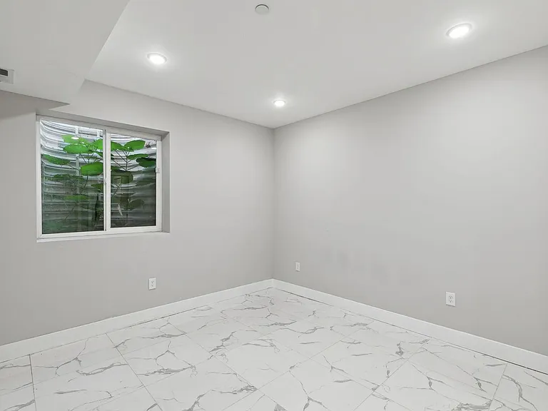 1845 E Huntingdon St — Photo 98