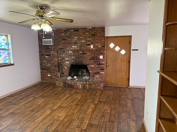 3rd image of 310 W Thurman Ave