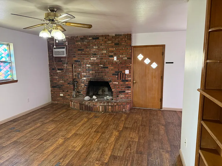 310 W Thurman Ave — Photo 3