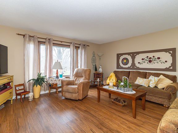 4th image of 135 Wildwood Blvd