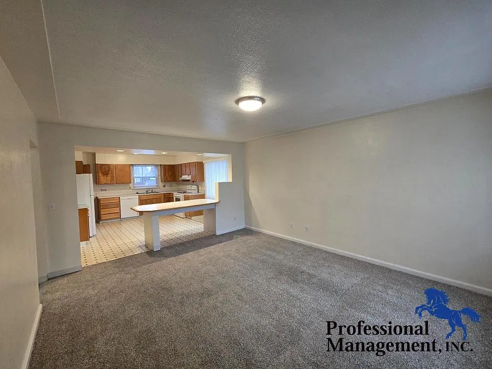 2 bed, 1.0 bath, 1024 sqft, $1,195 — Photo 4