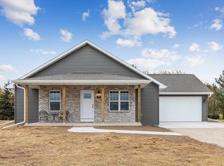 922 Thorn Creek Dr, Hilbert, WI 54129
