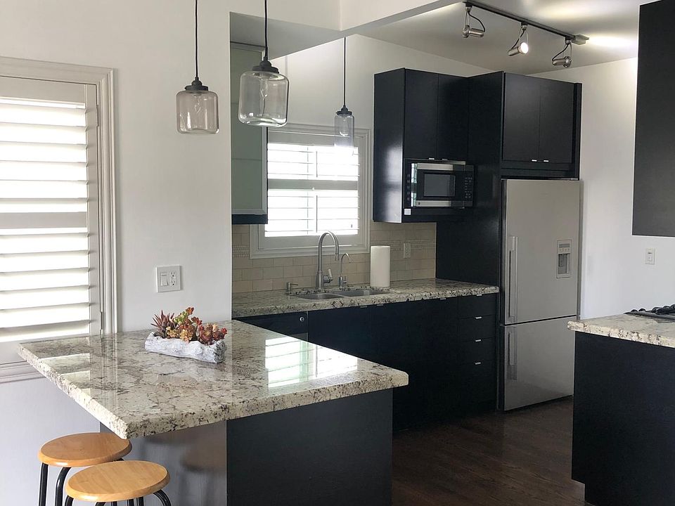 All stainless steel appliances. Alkaline water system installed.