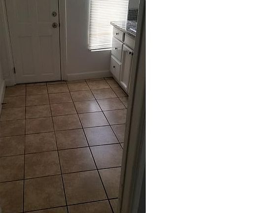 3rd image of 701 W 92nd St