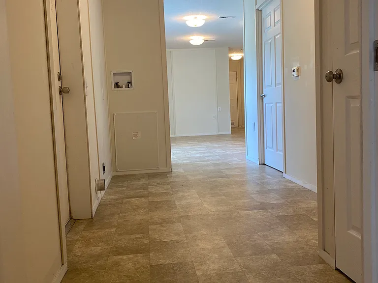 17024 Meridian Blvd — Photo 18