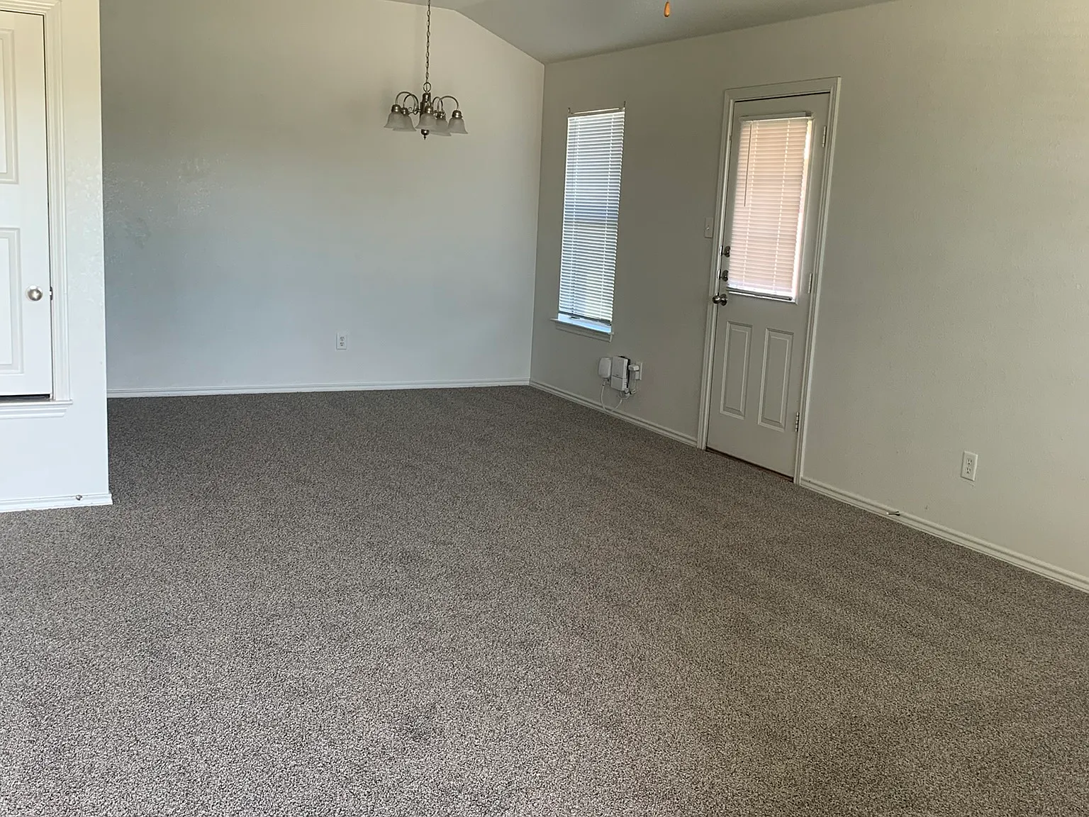 3 bed, 1204 sqft, $1,199 — Photo 4