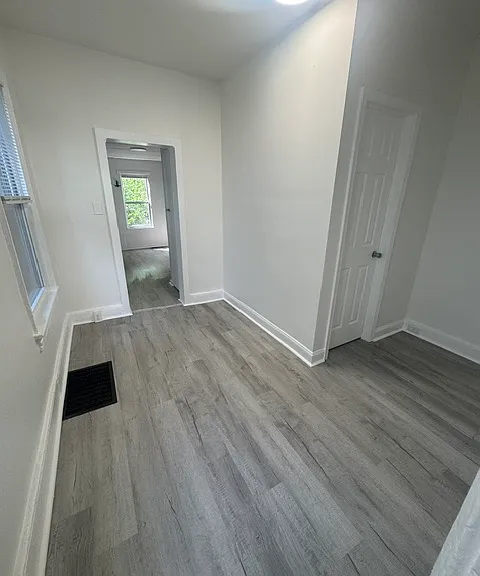305 N Franklin St — Photo 3
