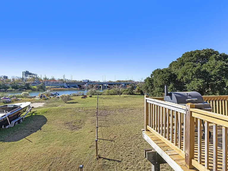735 W Ocean View Ave #A — Photo 13
