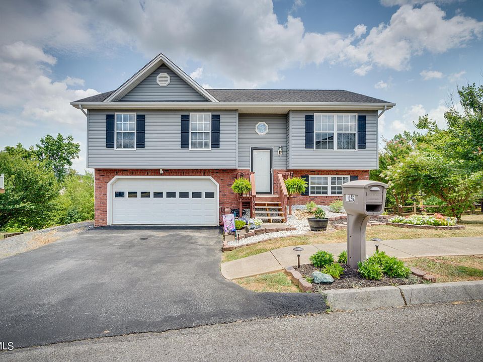 1st image of 1022 Meadow Creek Ln