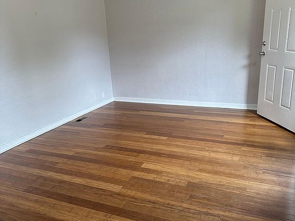 4th image of 3189 W Gill Pl
