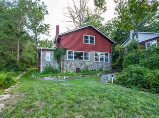 9 Rosemont Ave, West Milford, NJ 07480