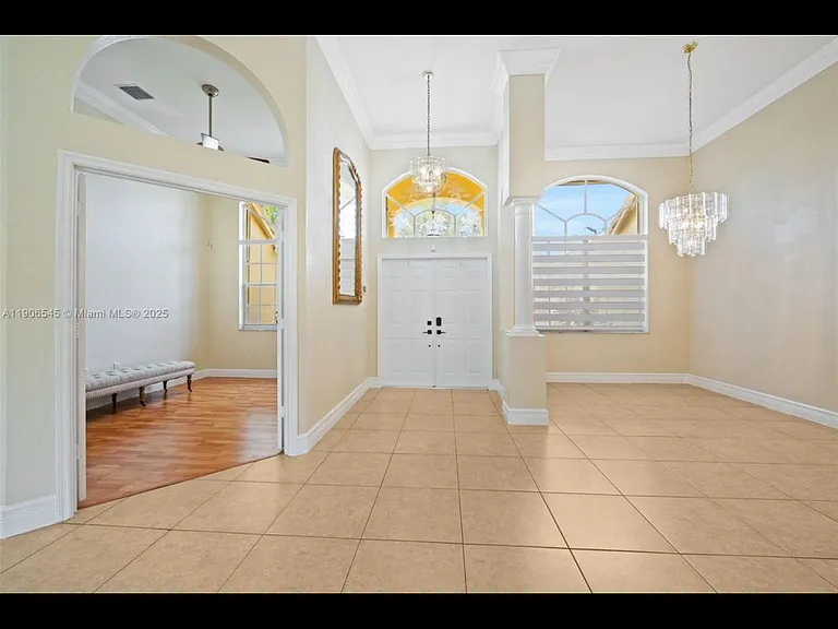 1873 NW 139th Ave — Photo 4