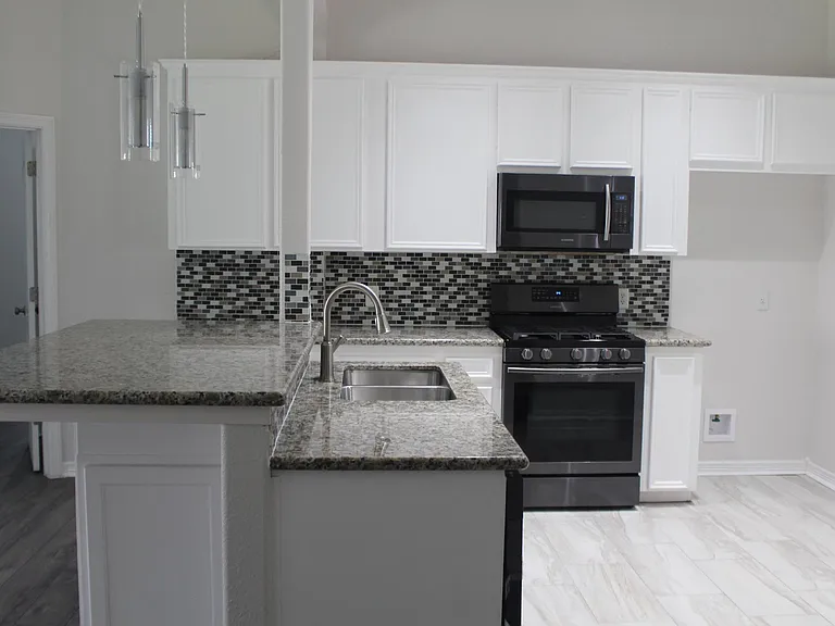 4338 Spring Garden Dr — Photo 4