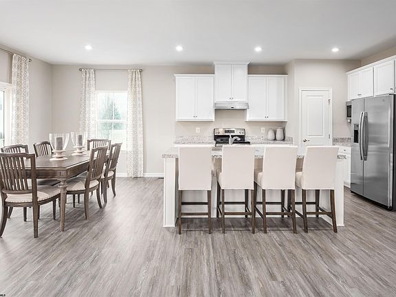 5th image of 57 Tuscan Dr