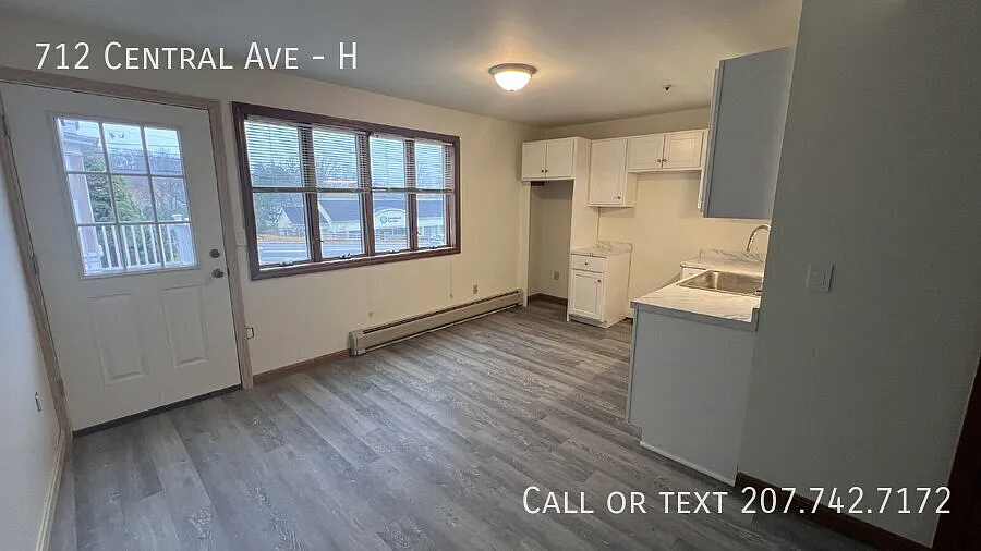 Just Renovated! Month to Month Lease-Studio Apt-All Utilities besides Water/Sewer Included. — Photo 4