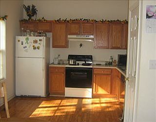 2nd image of 3304 Rose Petal St