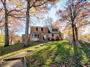 801 Cedar St, Willow Springs, IL 60480