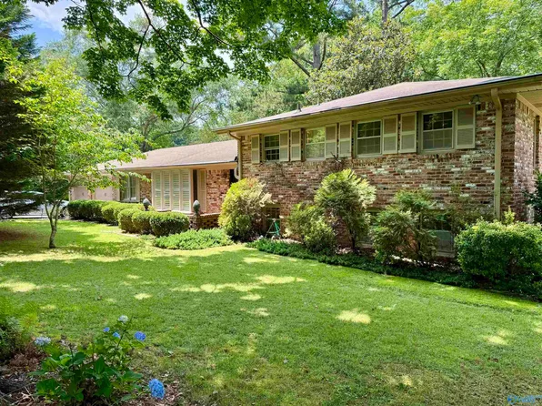 605 Country Club Dr, Gadsden, AL 35901