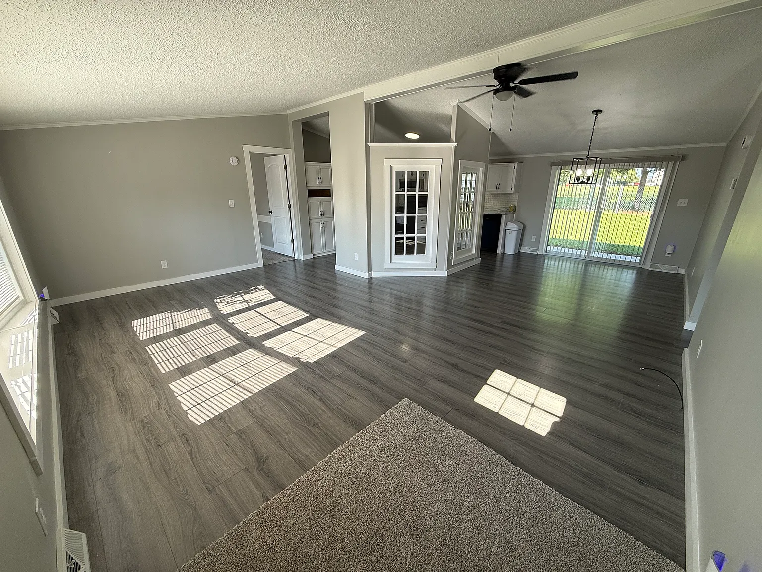 3 bed, 1296 sqft, $1,750 — Photo 4