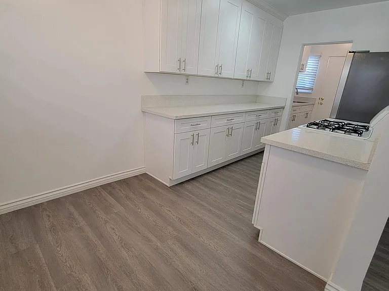 3457 1/2 Overland Ave #3457-1/2 — Photo 4