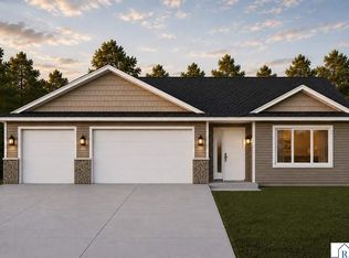 1088 Cullen St, Saint Peter, MN 56082