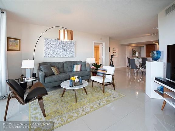 2nd image of 401 SW 4th Ave APT 708