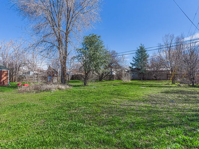 949 E Gregson Ave #1 — Photo 43