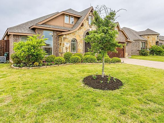 3rd image of 4809 Parkplace Dr