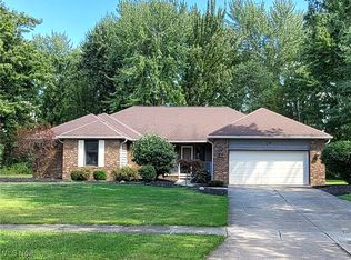 32078 Willow Cir, Avon Lake, OH 44012
