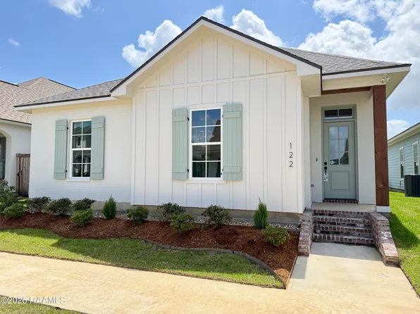 122 Oak Village Dr, Scott, LA 70583