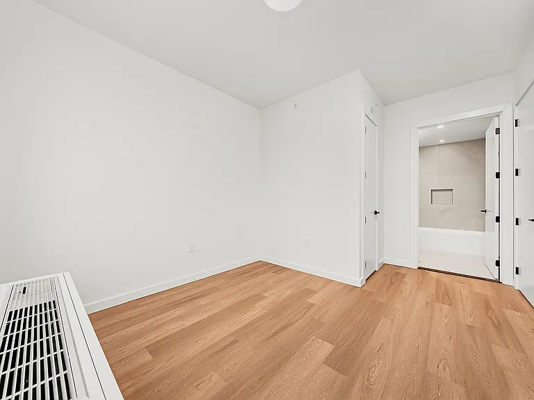 261 Grand Concourse #5818 — Photo 6