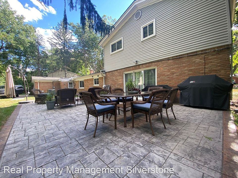 1st image of 28514 Lincolnview Dr