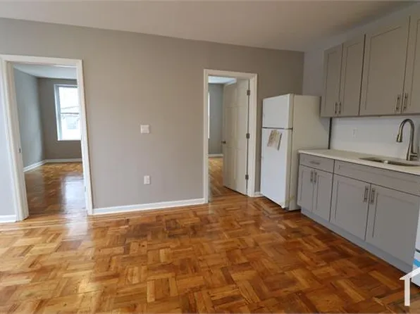 636 E 223rd St APT 1, Bronx, NY 10466