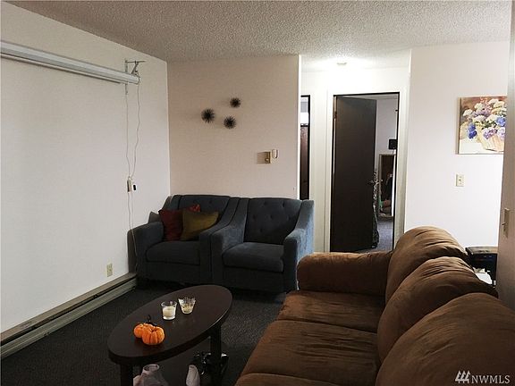 3rd image of 178 Lovers Ln APT A104