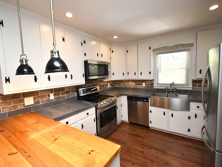 1800 Kirkwood Dr — Photo 9