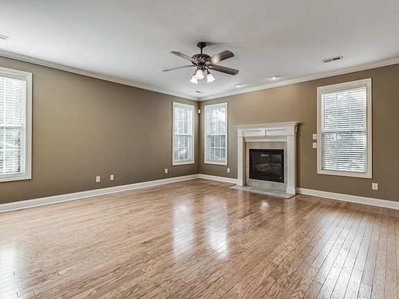 5th image of 3836 Holly Berry Dr