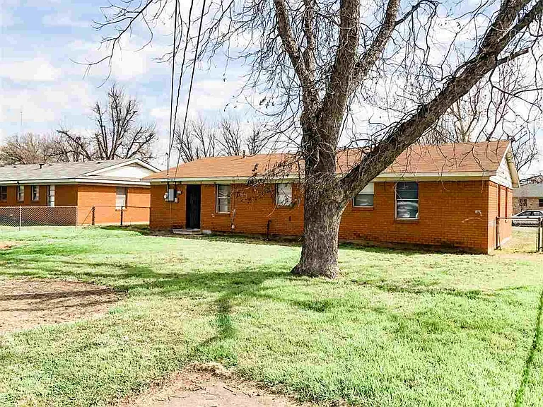 1418 Phoenix Dr — Photo 20